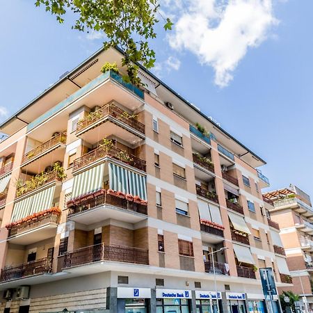 Bbhome Penthouse Bright And Elegant Metro Conca D'Oro 罗马 外观 照片
